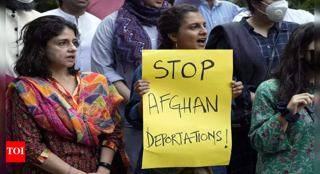 Pakistan: Thousands Rally In Pakistan Against Israel's Bombing In Gaza ...