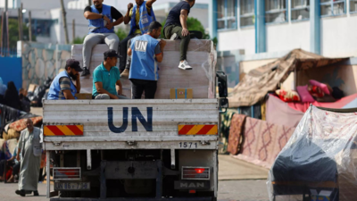Desperate Palestinians raid UN aid warehouse in Gaza