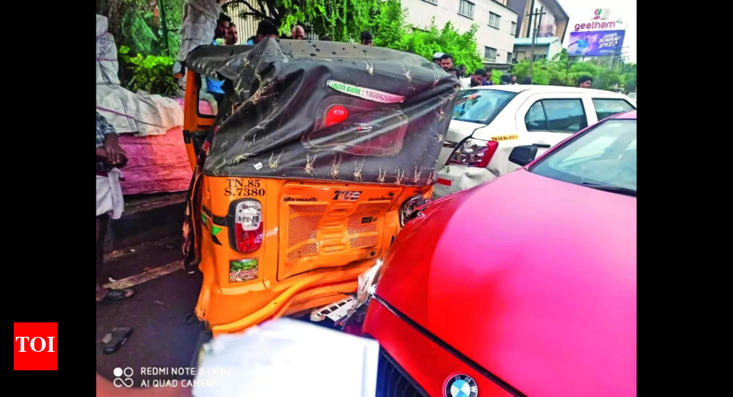Seven injured as car rams crowd | Chennai News - Times of India