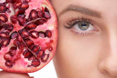 ​10 Pomegranate masks to get a glowing skin in no time