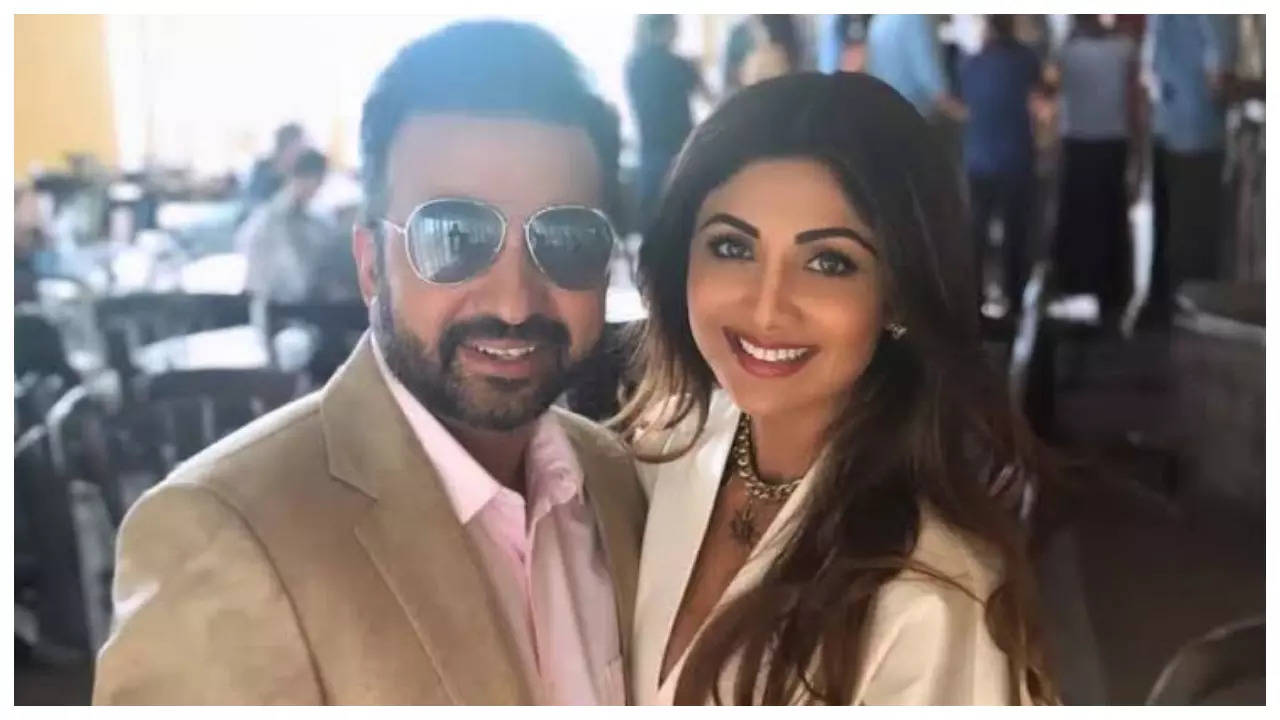 Raj Kundra reveals wife Shilpa Shetty wrote letters to him in jail; showers  praise on the actress for standing strong during his pornography case |  Hindi Movie News - Times of India