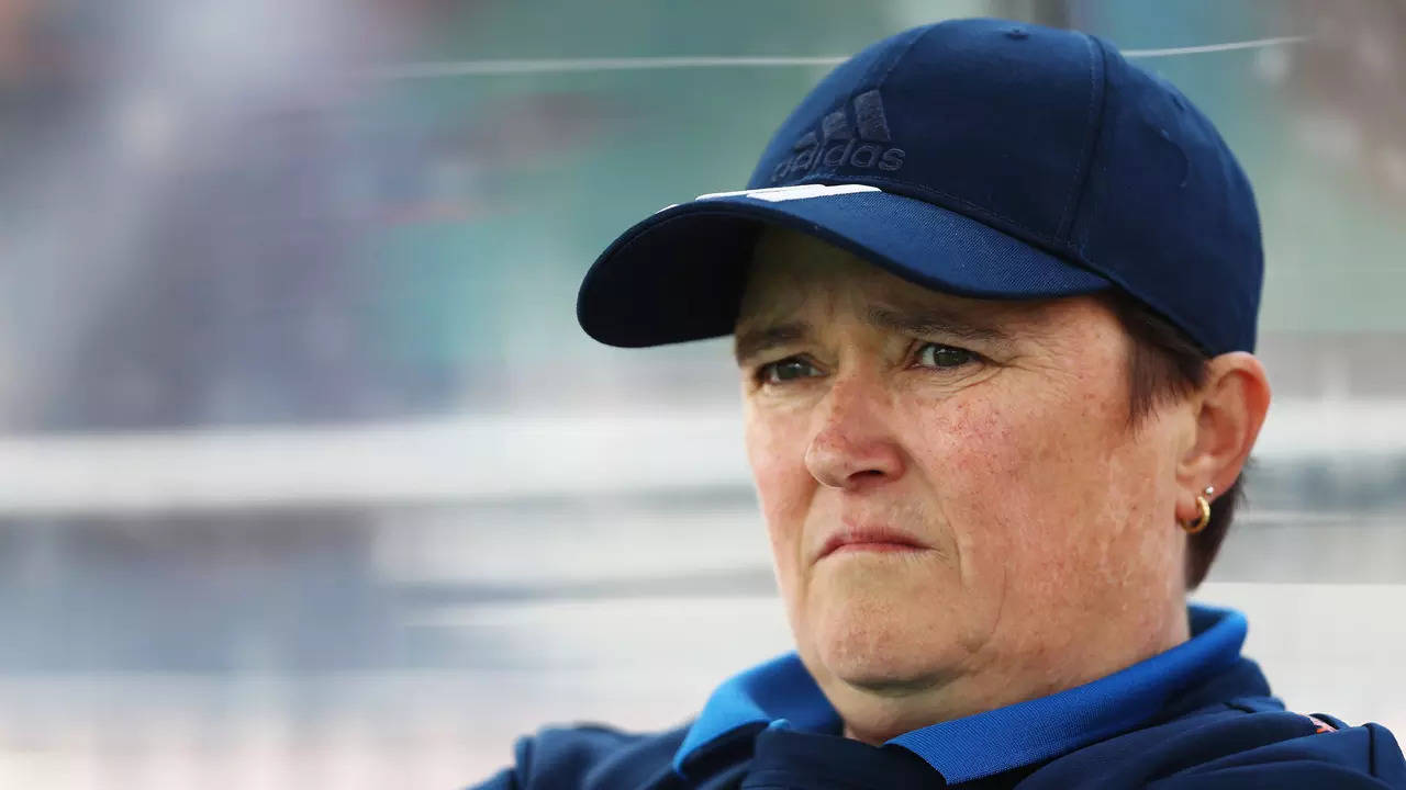 It's a shame there aren't many female head coaches in hockey, says