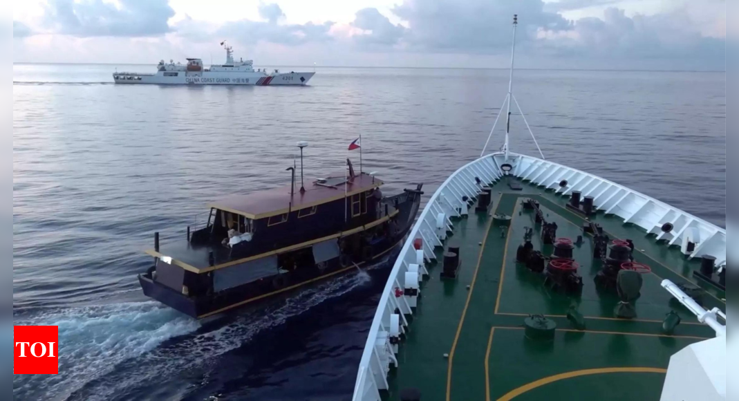 Scarborough Shoal: Kapal Filipina ‘memasuki secara ilegal’ perairan dekat Scarborough Shoal, klaim militer Tiongkok