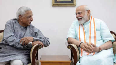 Pm Modi: PM Modi meets former BJP leader AK Patel, recalls his ...