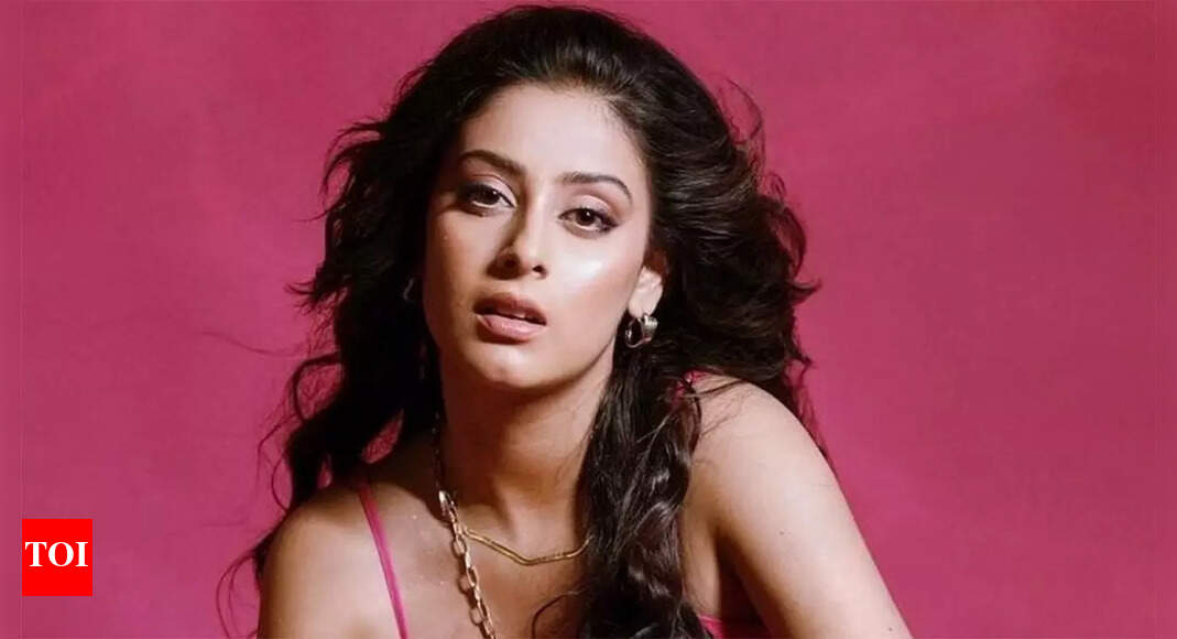 Bigg Boss 17: Abhishek Kumar confronts Isha Malviya about her ...