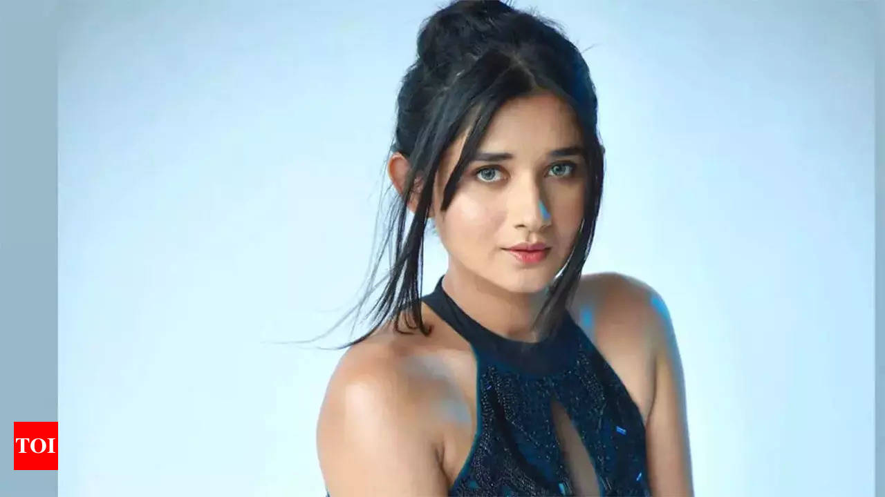 Exclusive - Kanika Mann on her saree looks in Chand Jalne Laga being  compared to Alia Bhatt: She looks amazing in every scene and film and it is  flattering to be compared with her - Times of India