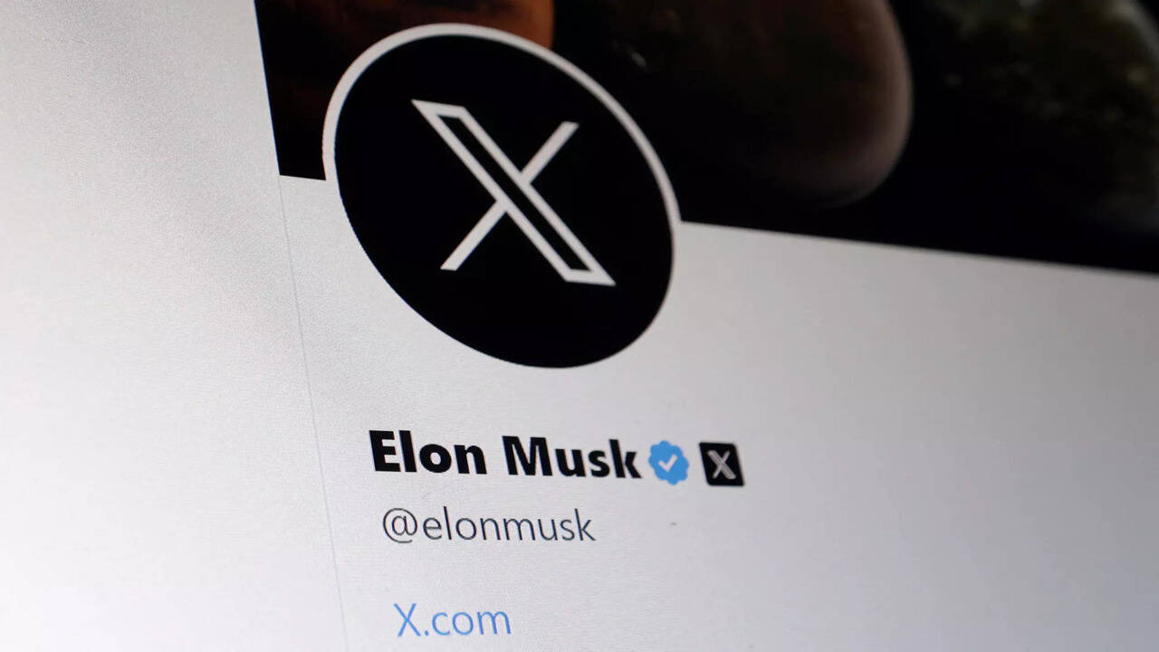 イーロン・マスク氏のXは現在、昨年支払った金額の半分の価値がある