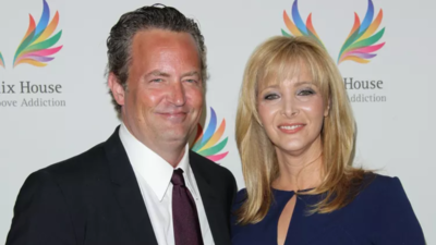 Friends' Phoebe aka Lisa Kudrow mourns the demise of Mathew Perry; considers adopting his pet dog Alfred