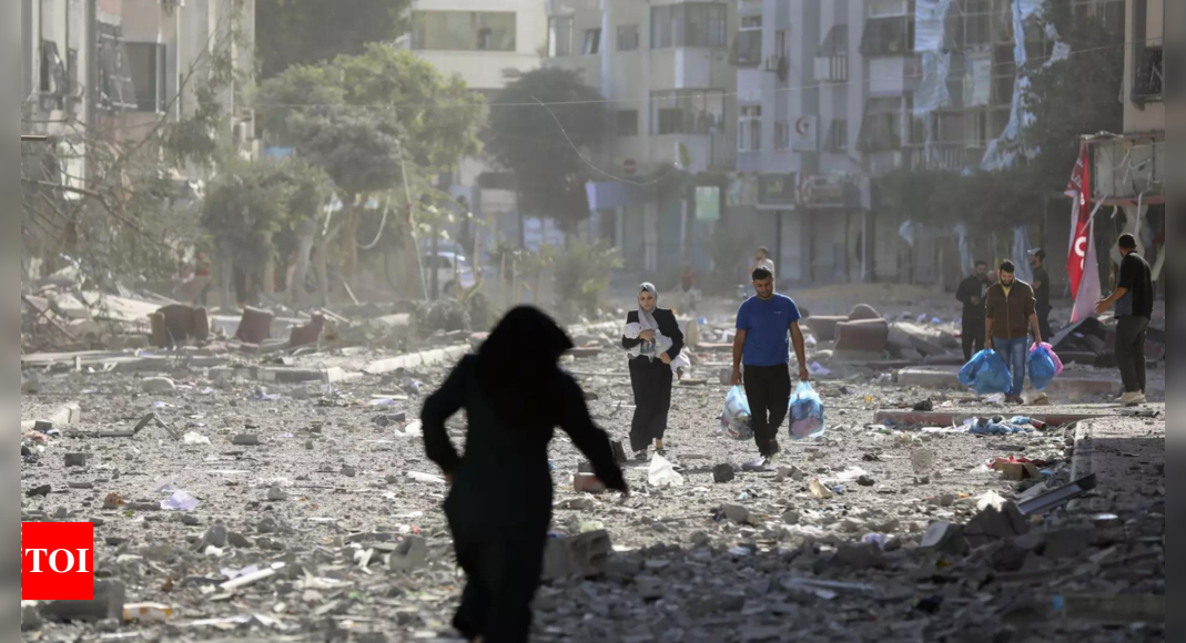 Israeli forces battle Hamas around Gaza City, as military says 800,000 ...