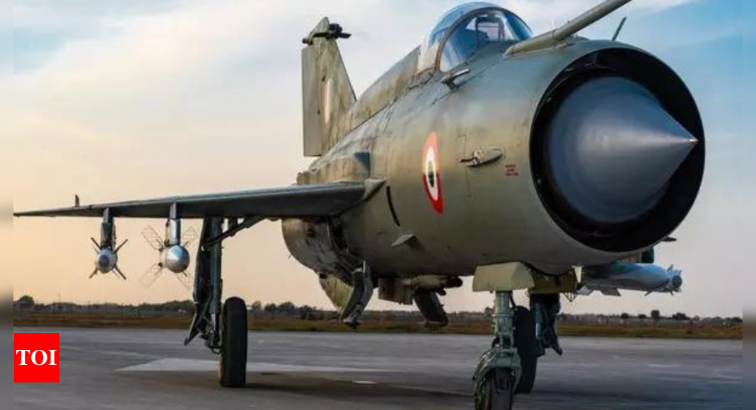 MiG 21: IAF replaces MiG 21 fighter squadron at Uttarlai, re-equipped ...