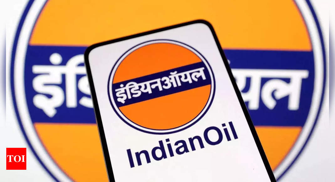 Fuel Price Ioc Back In Black With Rs 12000 Crore Profit On Crude Fall Fuel Price Freeze In Q2 9173