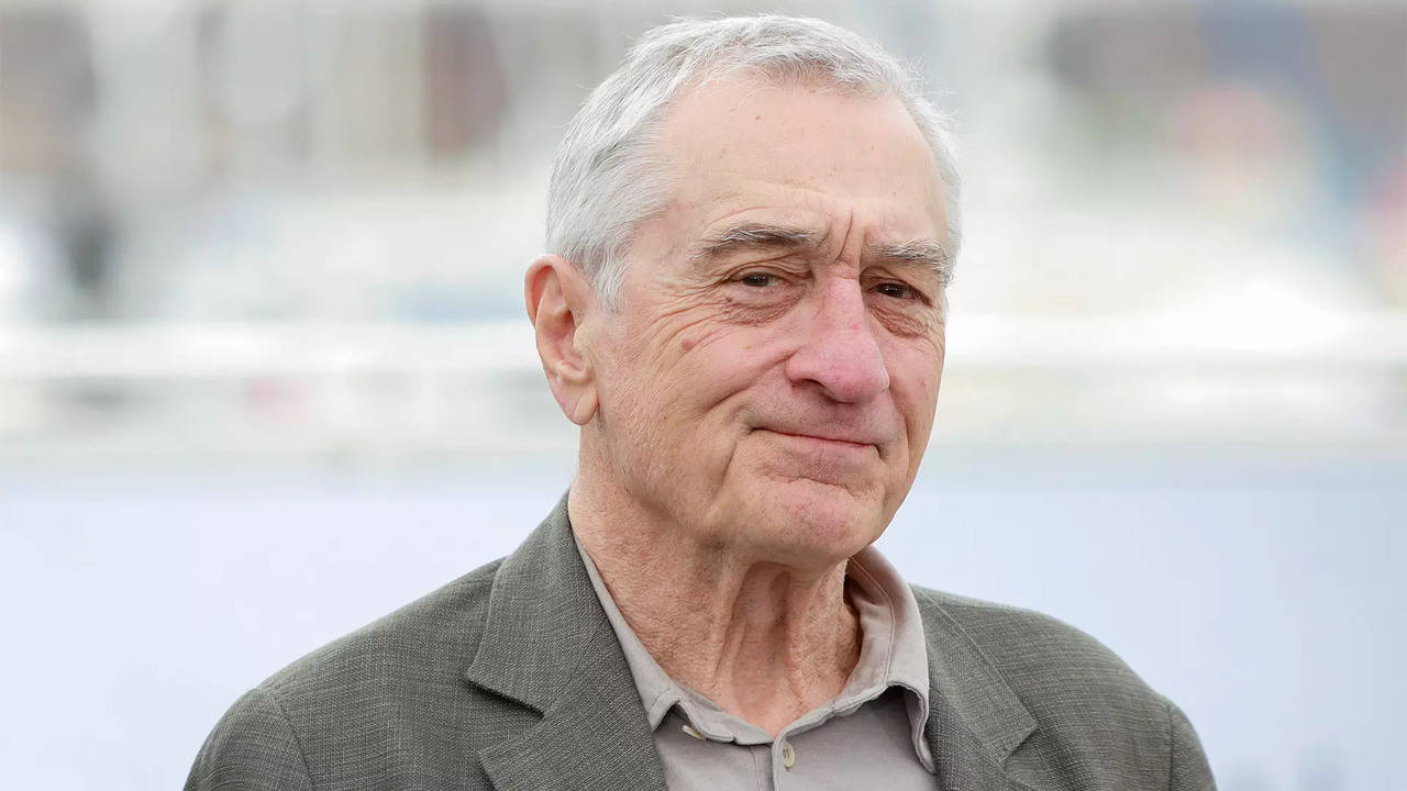 Actor Robert De Niro tells a jury in a lawsuit by his ex-assistant: 'This  is all nonsense