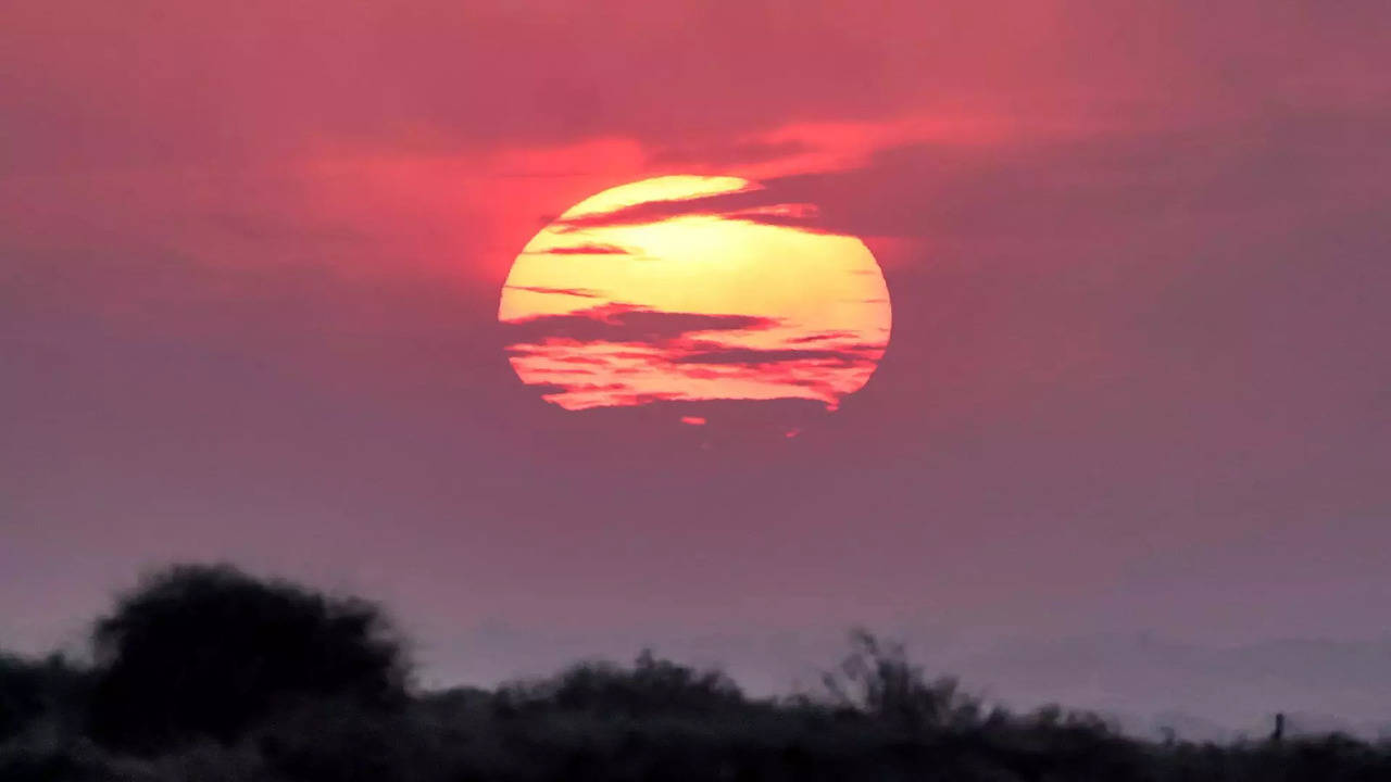 NASA Scientist Finds World With Triple Sunsets