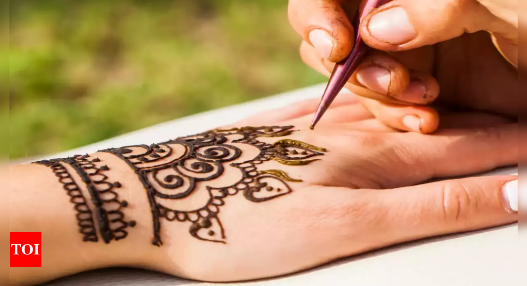 Anil Mehandi Art : Tattoo style mehandi artist in Laxmi Nagar