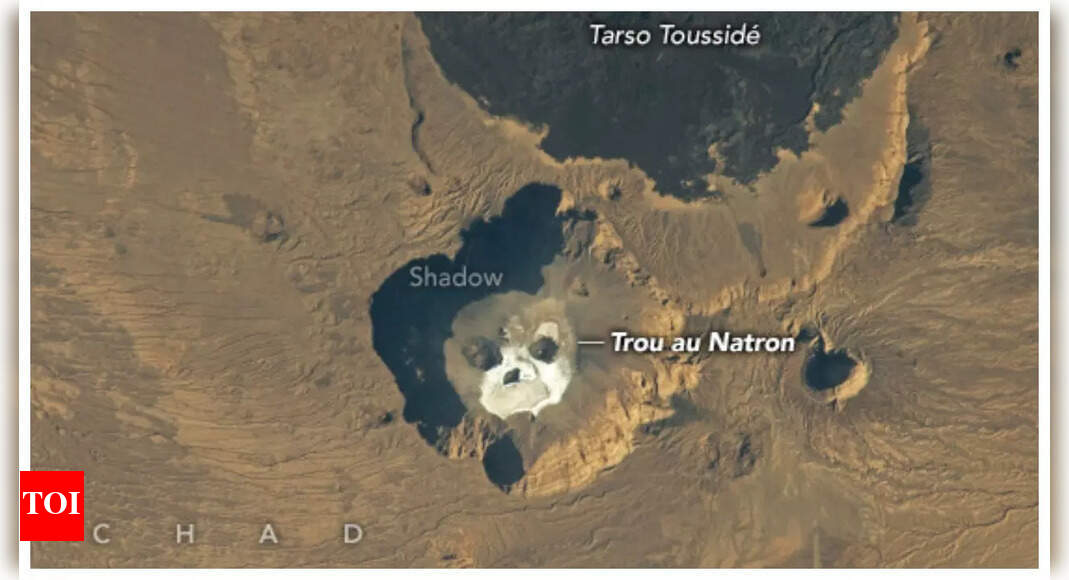Nasa releases eerie image of 'skull' in a volcanic pit in Sahara