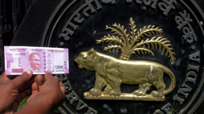 Send ₹2,000 notes by post, says RBI