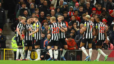 Manchester United suffer 3-0 defeat to Newcastle United, adding to season's woes