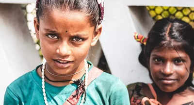 “When a young girl seemed to be looking at me motionlessly…”