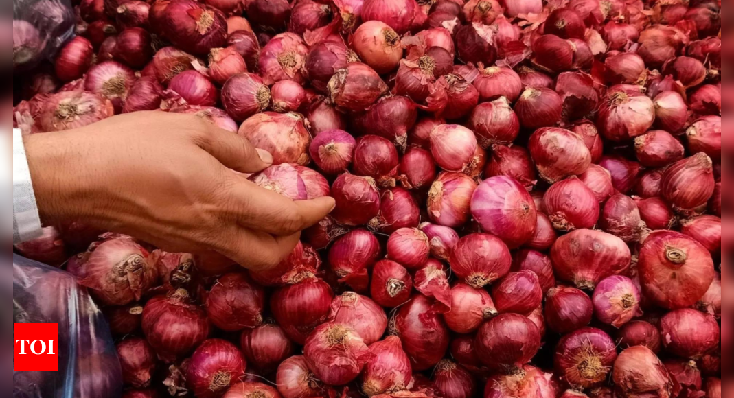 Govt to release more onions at ₹25 a kg in various cities – Times of India