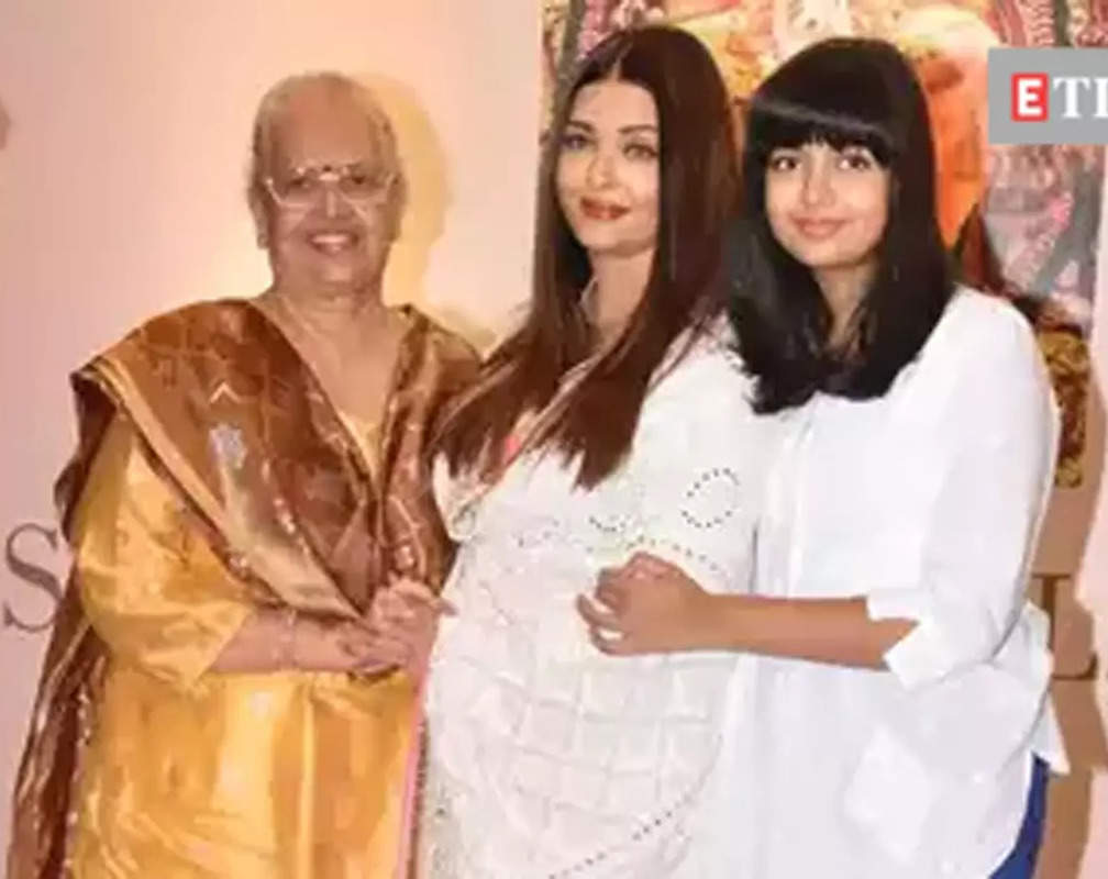 
Aishwarya Rai Bachchan poses with daughter Aaradhya on her 50th birthday, fans praise her
