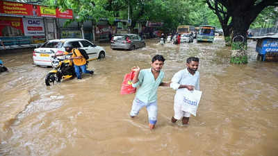 Chennai rain: Alandur and Velachery areas get heavy rainfall; Five Furlong Road inundated