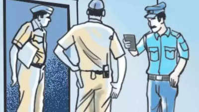 Fake cops con woman of Rs 5 lakh