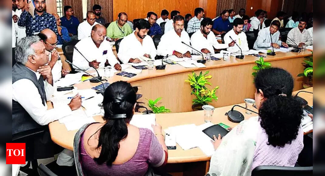Mysuru: Rdpr Min Taken By Surprise Over Contradictory Figures | Mysuru ...