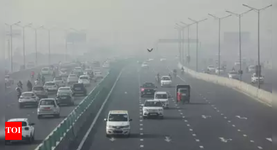 Ban leaves us more exposed to pollution: Motorists | Delhi News - Times ...