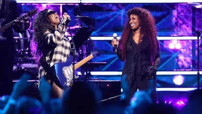 Sheryl Crow, Missy Elliott and Chaka Khan make the crowd go wild at Rock & Roll Hall of Fame
