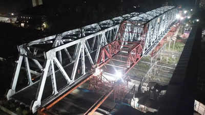Mumbai: Second span girder launched for ROB at Vidyavihar station