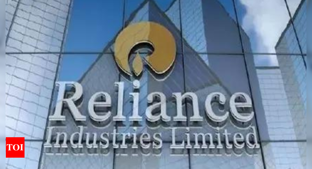 Reliance returns to oil indexation for KG gas, seeks buyers for 4 million standard cubic meters per day – Times of India