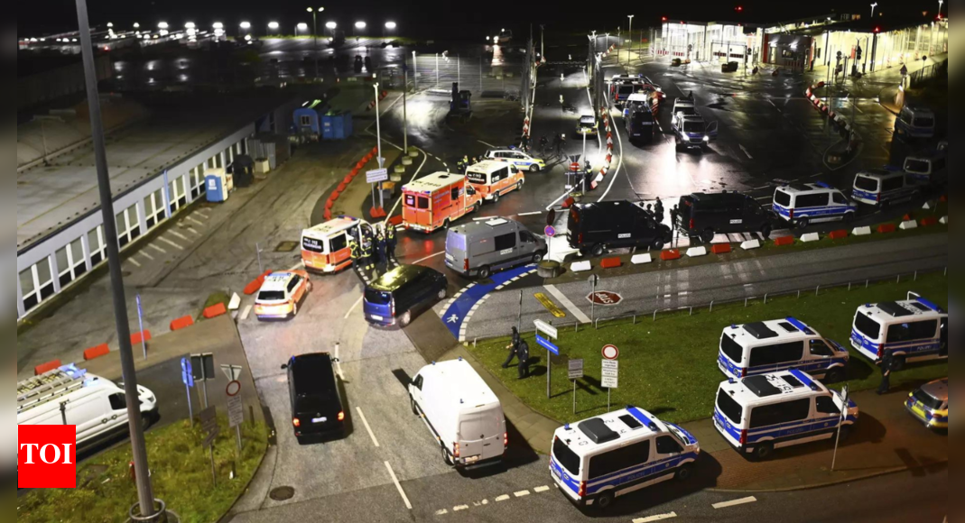 German police advise travellers to avoid Hamburg airport due to ongoing hostage situation