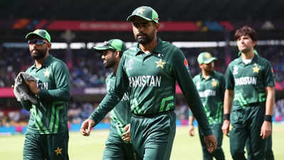 Pakistan players fined 10% of match fee for slow over-rate against New Zealand