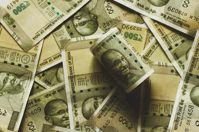 Rupee rises 3 paise in early trade - The Hindu