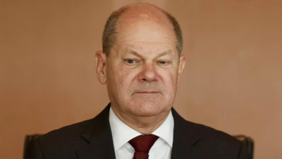 Germany's Olaf Scholz faces pressure to curb migration as he meets state governors