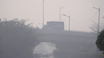 Delhi: Fire department starts sprinkling water at 13 pollution hotspots