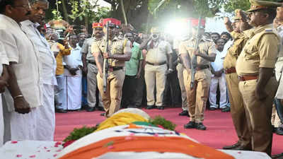 Former Puducherry speaker Kannan cremated with full state honours