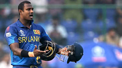 'Chalo ji...bass yehi bacha tha!!!': Social media reacts after Angelo Mathews given out in a rare 'timed out' dismissal