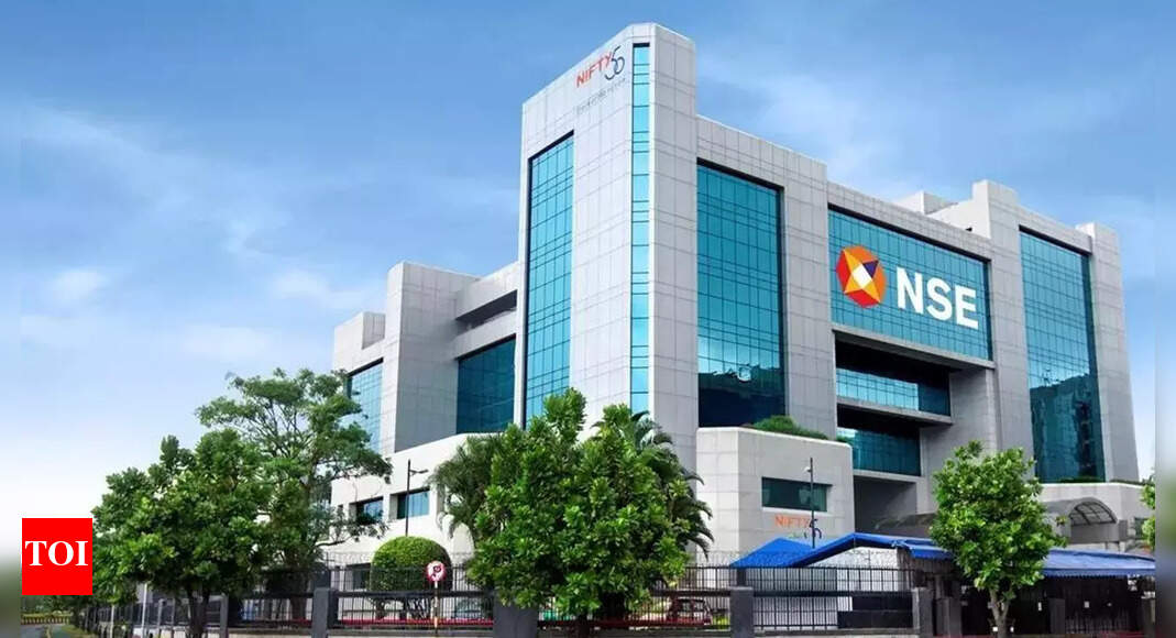 Bulls have upper hand in run-up to Lok Sabha elections, history shows – Times of India