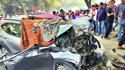 SUV rams tree in Delhi's Tilak Nagar, 4 hurt