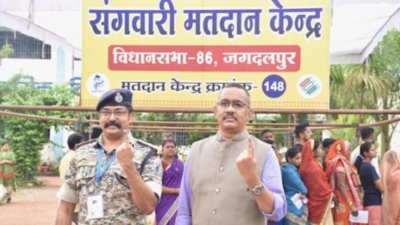 Bastar IGP, commissioner cast their votes for first phase of Chhattisgarh assembly elections