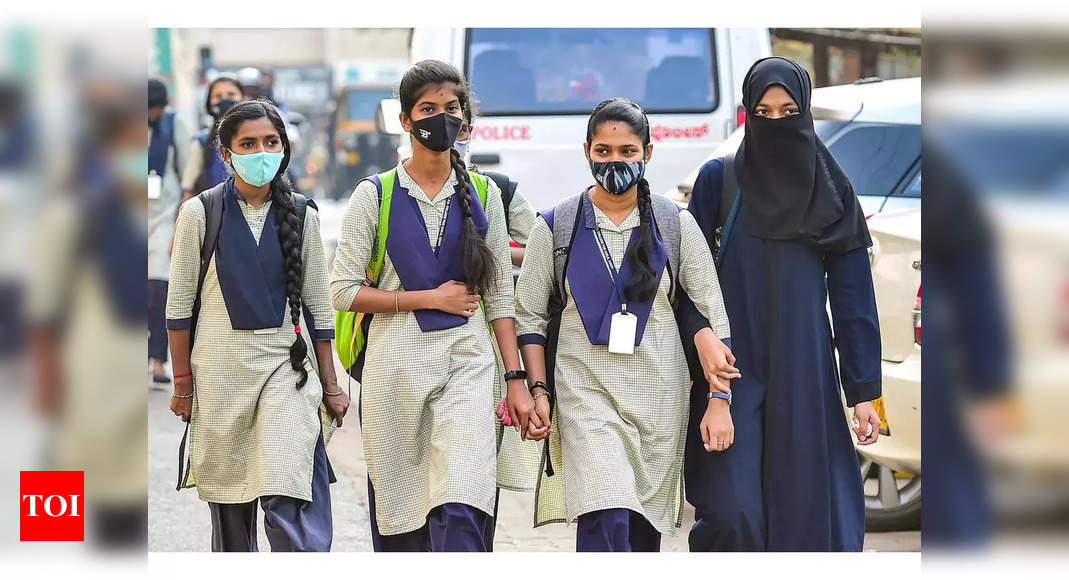 Delhi Air Quality worsens: After NOIDA and Gurugram, Faridabad and Ghaziabad schools to go online till Nov 10