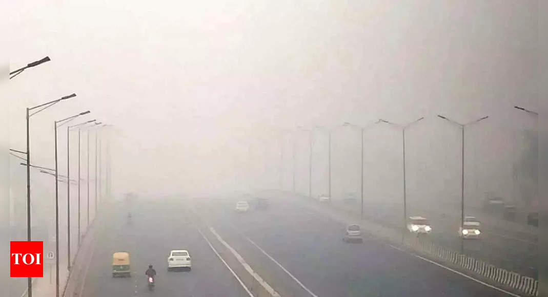 Marginal dip in air pollution levels in Delhi, AQI in ‘very poor’ category | Delhi News