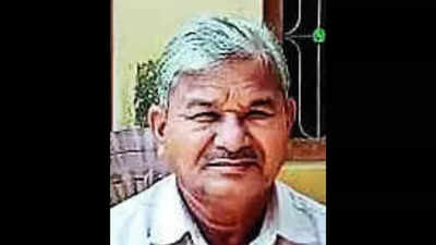 UP: Azamgarh's 'dead man' fears for his life, seeks AK-47 licence
