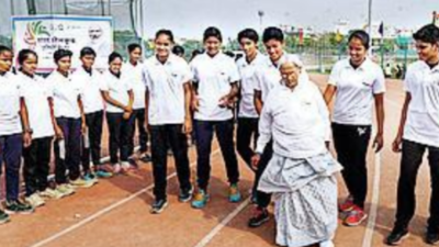 100m a cakewalk for this 102-yr-old woman