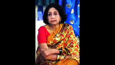 Veteran artists flavour of the season for puja appearances
