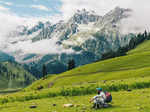 Autumn in Kashmir: Colours of 'Harud' paint the valley in striking shades