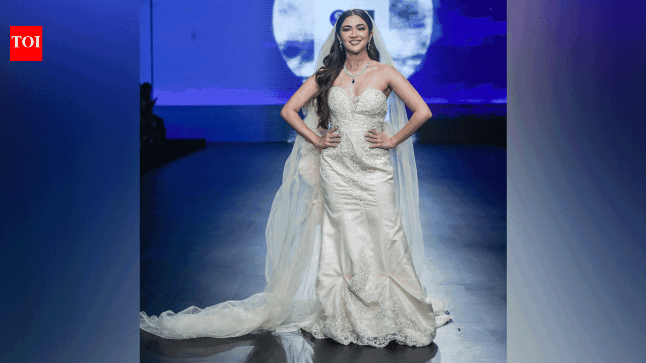 Ridhima Pandit turns showstopper for SR Queens and Puspanjali Nanda