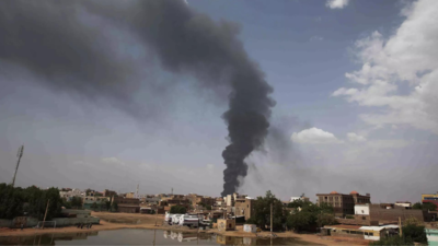 Bodies litter streets as fighting intensifies in Sudan