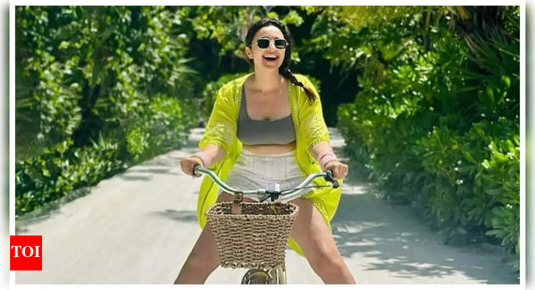 Parineeti Chopra on a girl trip with mom and mother-in-law | Hindi Movie News – Times of India